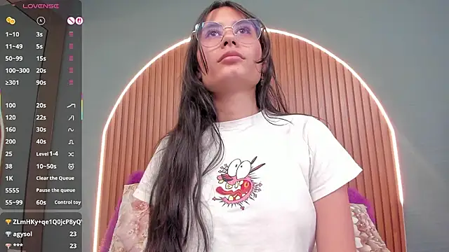 Chat +18 de NayeCloud ao vivo