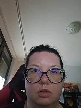 MissTroublle 即時 XXX 聊天