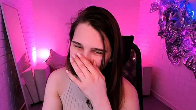 TessaMill Adlı Modelin Canlı XXX Sohbeti