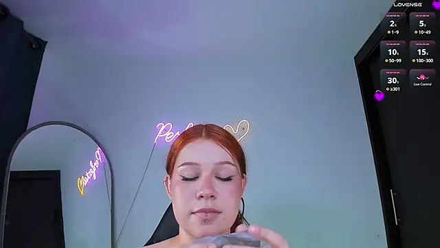 daniela_hornny: онлайн-секс-чат