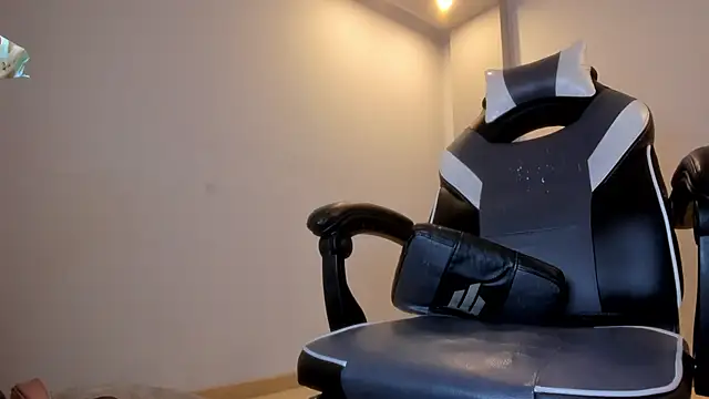 stefy_bratz Adlı Modelin Canlı XXX Sohbeti