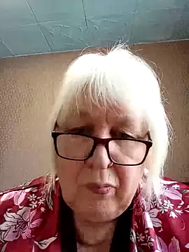 Alexia64231: онлайн-секс-чат