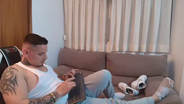 Chat XXX ao vivo de Milanthompson2025