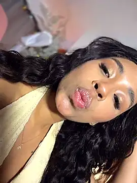 XXX chat uživo modela bella__honey