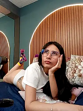 دردشة NayeCloud الجنسية المباشرة