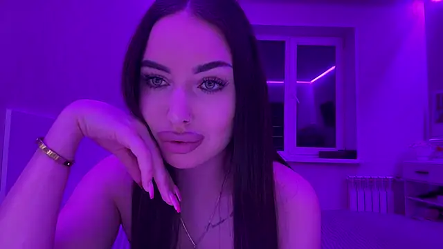 Pokazy przed kamerką – QueenGelik