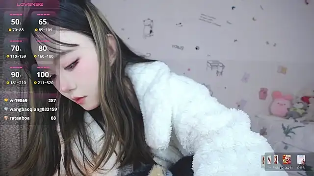 Kraciena 在線直播表演