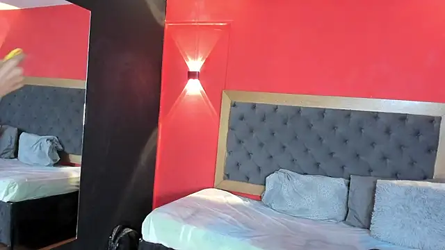 YayaHilton 라이브 XXX 채팅