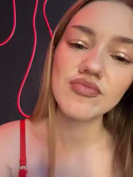 Chatroom XXX en direct de MilaMoone