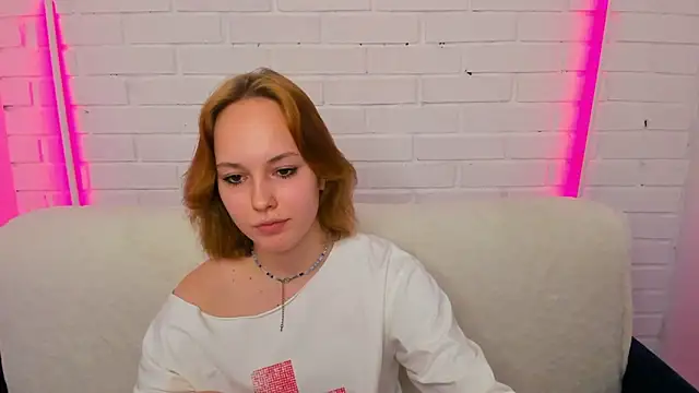 Онлайн чат XXX RikkiChoco