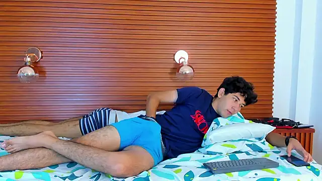 PeakkTwiins Webcam show