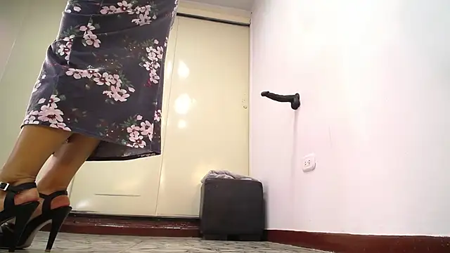 S_Mia Adlı Modelin Canlı XXX Sohbeti