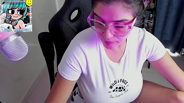 Roxy_clark élő XXX-chatje