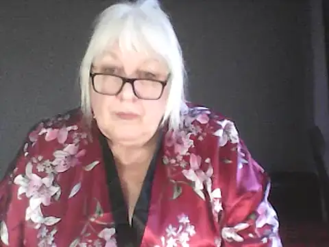 Alexia64231 Adlı Modelin Canlı XXX Sohbeti