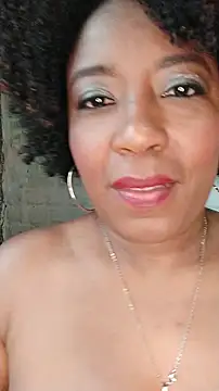 ChanneldelaCroix's Live XXX Chat