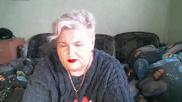 Lana555: онлайн-секс-чат