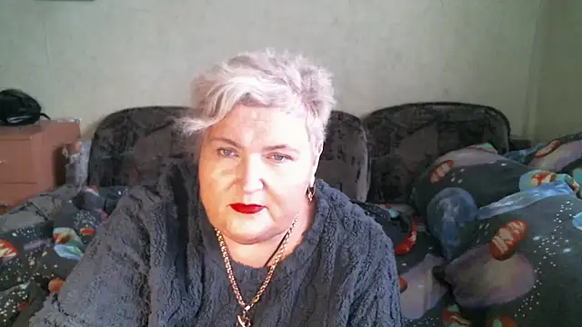 Lana555: διαδικτυακό σόου στην κάμερα