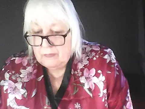 Alexia64231 Adlı Modelin Canlı XXX Sohbeti