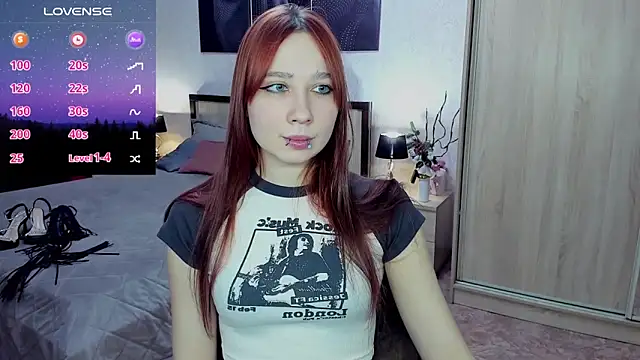 AdrianWild's Live XXX Chat