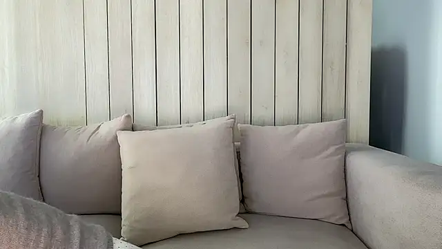 ShySchoolGirl: онлайн-секс-чат