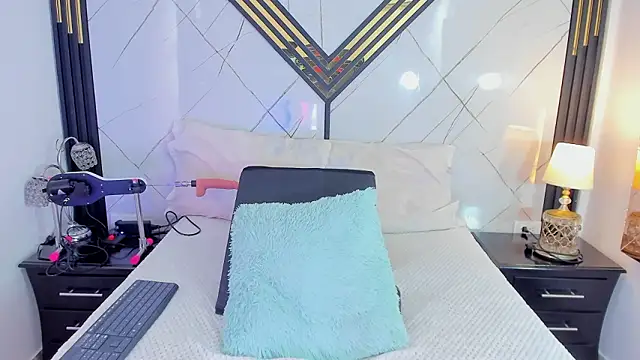 Онлайн чат XXX EmilyDiaaz