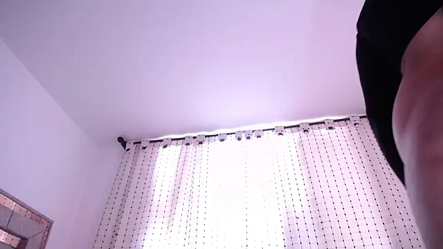 salomecastro_: онлайн-секс-чат