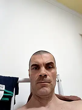 DOMINATOR_SIR-MASTER élő XXX-chatje