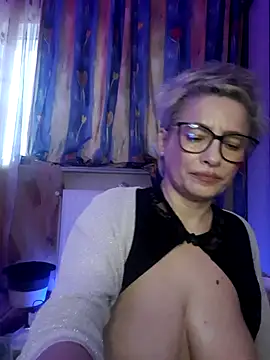 BellaBellaHotのライブXXXチャット