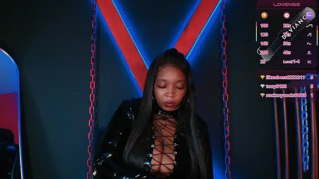 Charlotte__Brown_ Adlı Modelin Canlı XXX Sohbeti