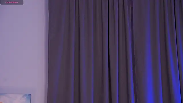 Tella_dream's Live XXX Chat