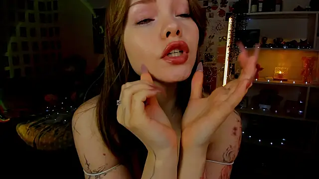 AkiraKatsu Chat XXX in diretta