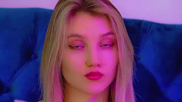 StacyEvances' Live XXX Chat