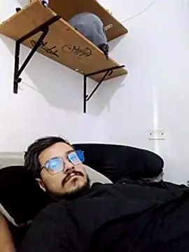 MoundingEwenki webkamerás műsora