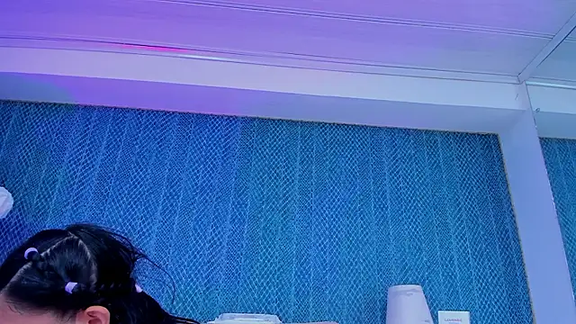 LeaMoreau22's Live XXX Chat