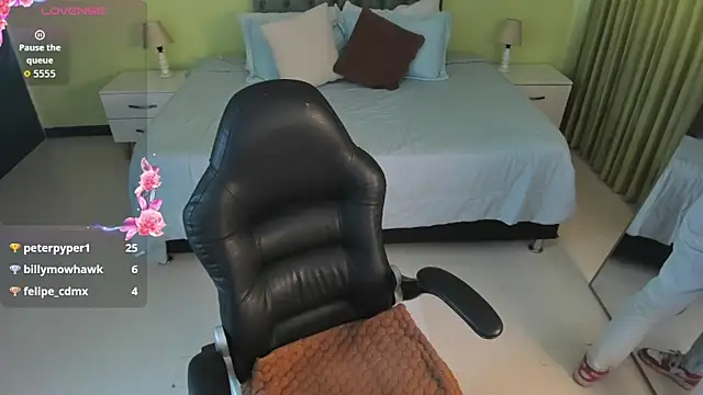 Celeste_Rous__ 现场XXX聊天