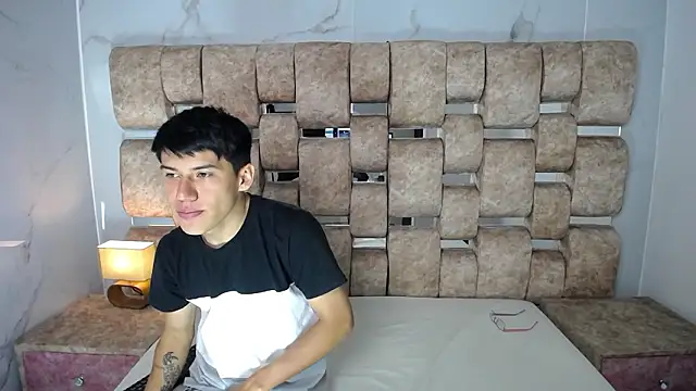 LucyyLeo: απευθείας συνομιλία ΧΧΧ