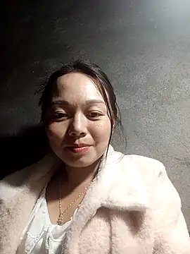 Rose-222's Live XXX Chat