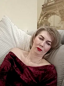 stellahere8 live XXX chat