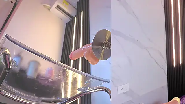 Scarlet_Red_: онлайн-секс-чат