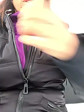 sexy7883 Adlı Modelin Canlı XXX Sohbeti