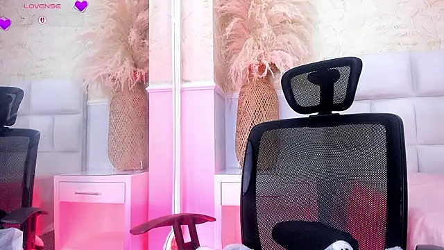 Pokazy przed kamerką – ScarletEvanss_