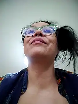 naughty_doll_horny 现场XXX聊天