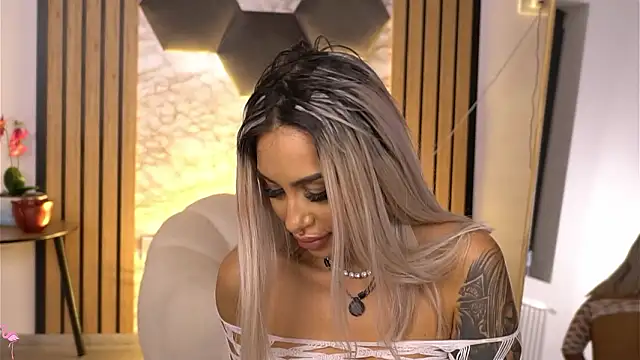 GoldenAmbern Live XXX chat