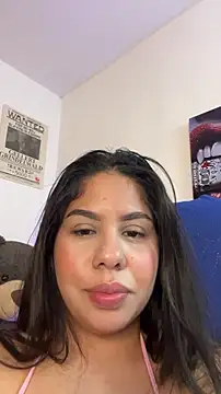 downsonMia: онлайн-секс-чат