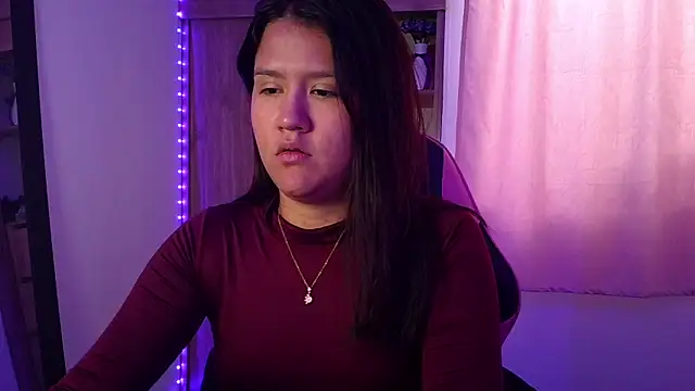 Oliviawatson1 Show in webcam