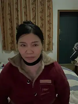 xiiuuff18 Live XXX-chat