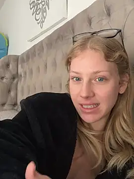 Chat XXX en directo de RosieLovexoxx