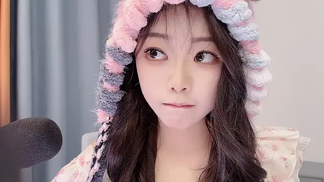 smalldaisy 现场XXX聊  天