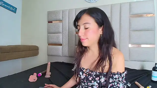 LittlePeach_ Chat XXX live
