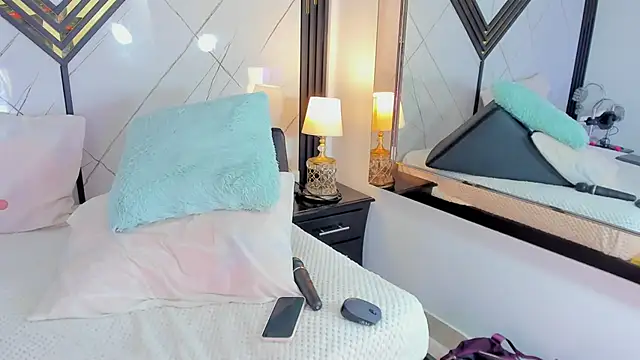 EmilyDiaaz 라이브 XXX 채팅